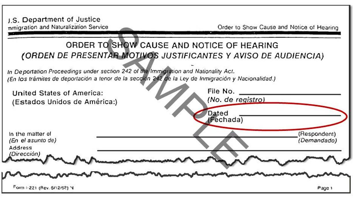 1. Consultar el Aviso de Audiencia (Notice of Hearing)Este documento, enviado por el tribunal de inmigración, contiene la fecha, hora y lugar de la próxima audiencia. Es fundamental conservarlo en un lugar seguro.
