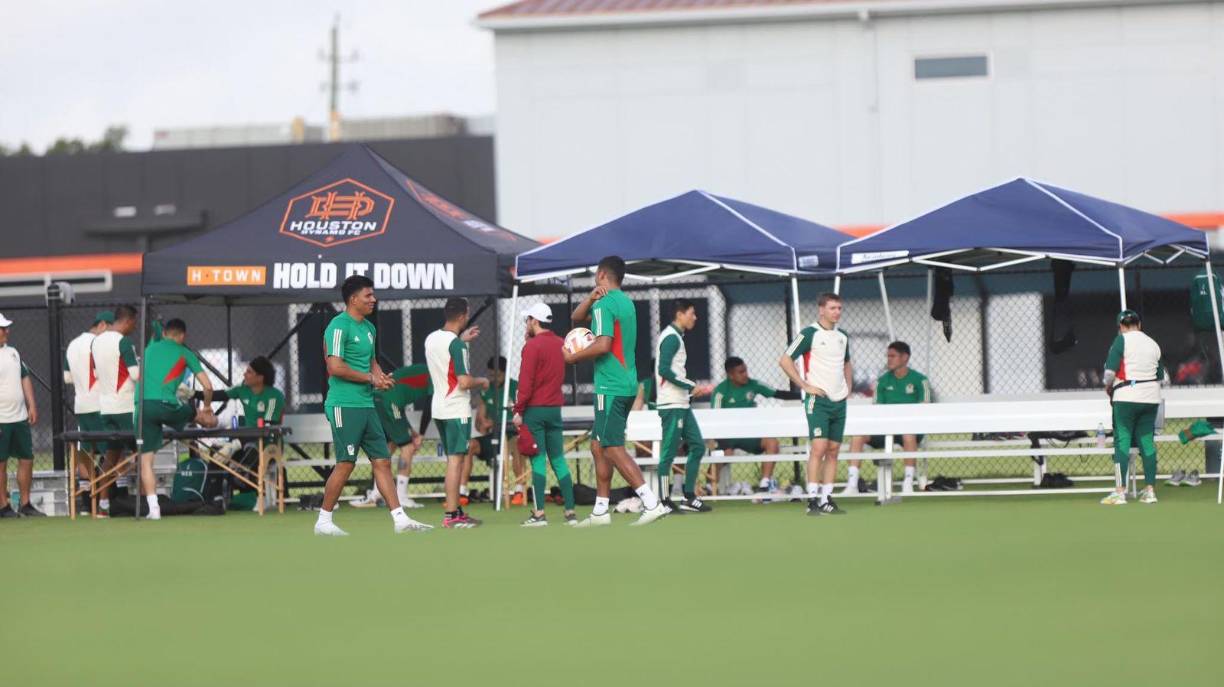 Una hondureña cautiva: México cerró filas para la batalla ante Honduras