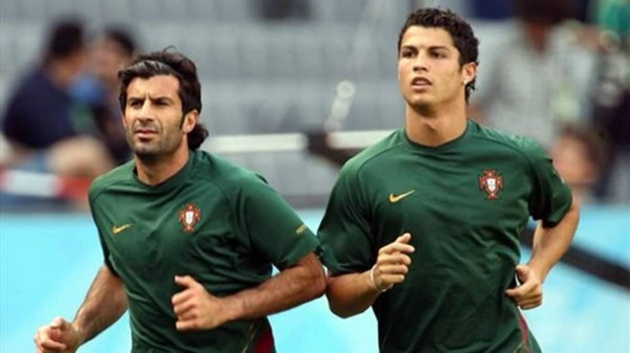 Nº3 Luis Figo. Es uno de los ídolos de Cristiano Ronaldo y cumplió uno de sus sueños al jugar en la selección de Portugal junto a él.