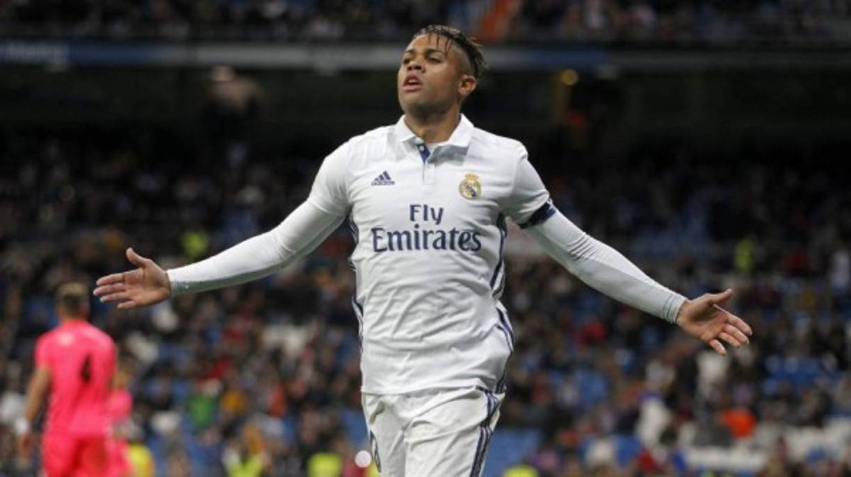 Como sucedió en el pasado mercado de verano, Mariano Díaz, delantero centro del Real Madrid, es deseado por diversos clubes en calidad de cedido. En el inminente mercado invernal, Sevilla FC, Málaga CF, RC Deportivo de la Coruña, Lazio y Eintracht de Frankfurt quieren al delantero dominicano, según el diario AS.