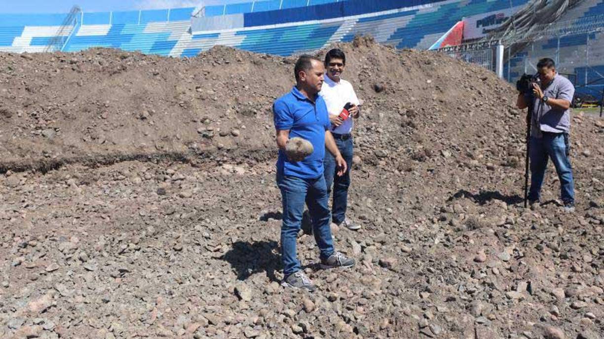 “No había un sistema de drenaje, una gran cantidad de piedra de río, lo que provocó las lesiones de varios jugadores”, señalaron.