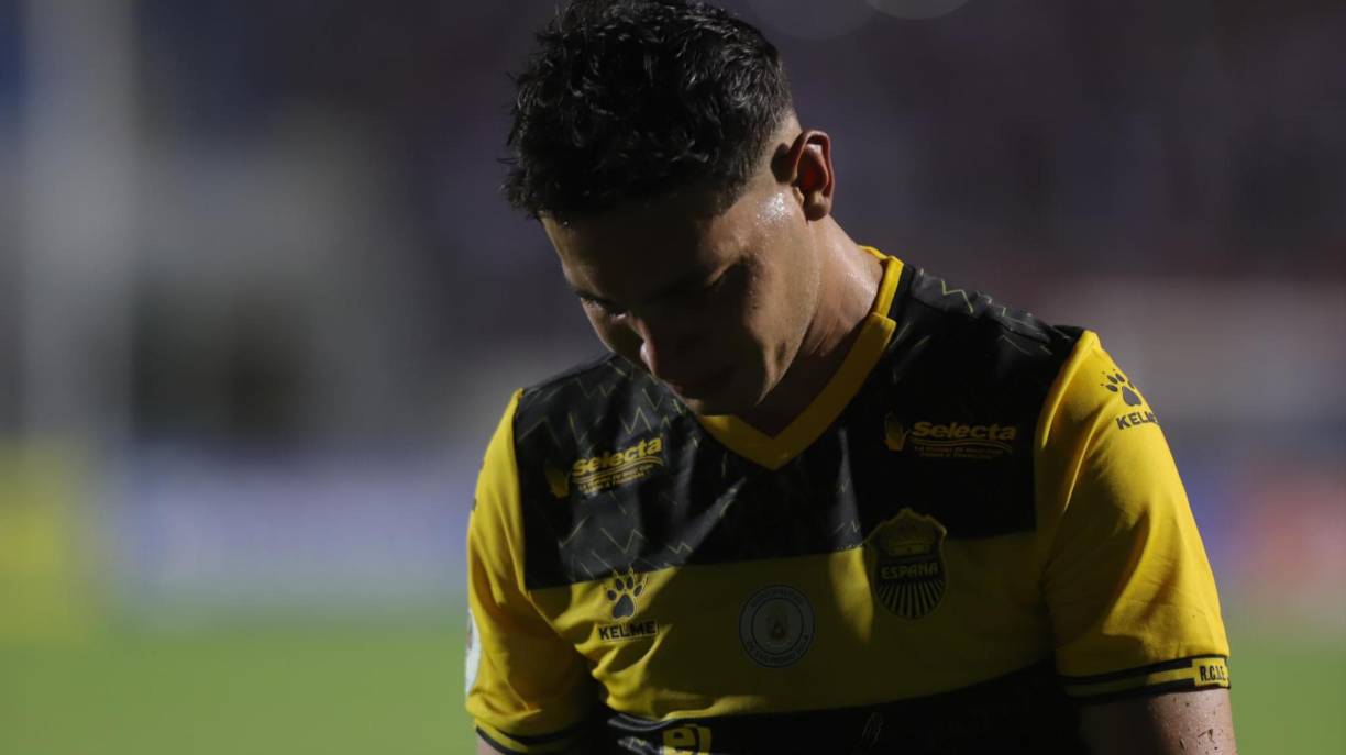 Benavídez se marchó enre lágrimas del estadio. 