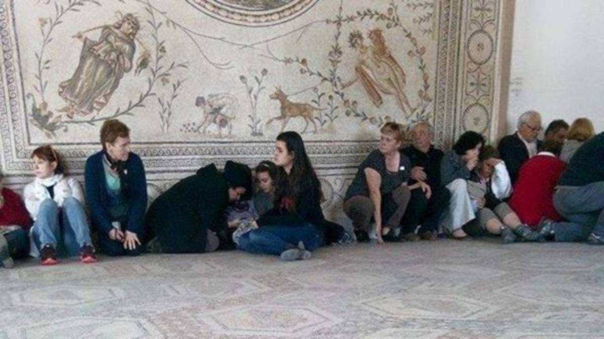 Las autoridades tunecinas confirmaron que 17 rehenes fallecieron a manos de los terroristas.