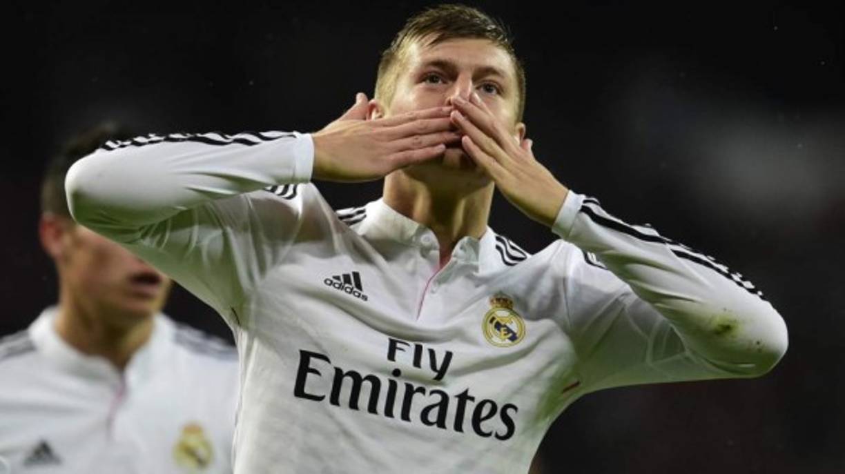 20. Toni Kroos<br/><br/>El medio centro de la selección alemana y del Real Madrid entra en competencia con sus compañeros de equipo Sergio Ramos, Luka Modric, Marcelo y Cristiano Ronaldo por el Balón de Oro 2017.
