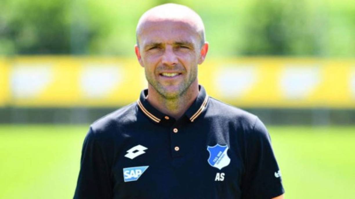 El Hoffenheim ha decidido despedir a su técnico Alfred Schreuder. Se hizo con las riendas del club a principios de la actual campaña y tenía contrato hasta junio de 2022.