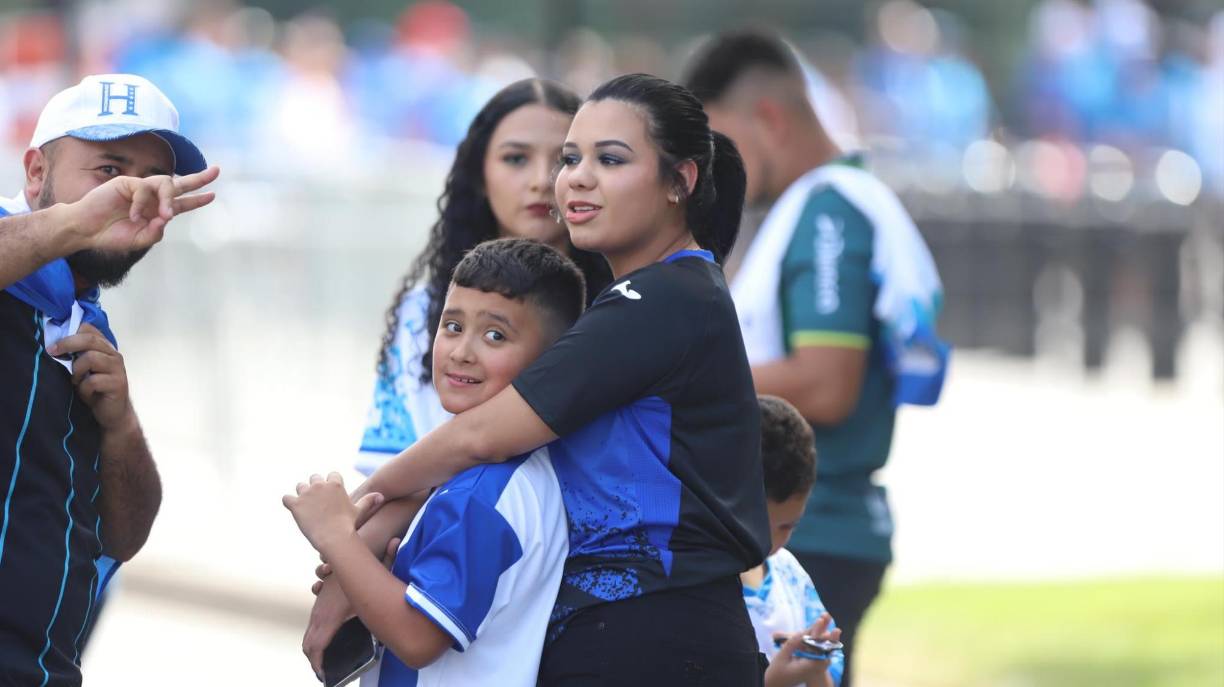 Un bonito ambiente deportivo se ha vivido en la previa del juego de la H.