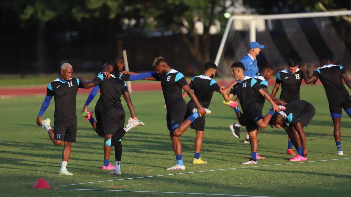 La Selección de Honduras quedó afeitada y lista para su estreno en la Copa Oro 2023 contra su similar de México este domingo en el NRG Stadium de la ciudad de Houston.