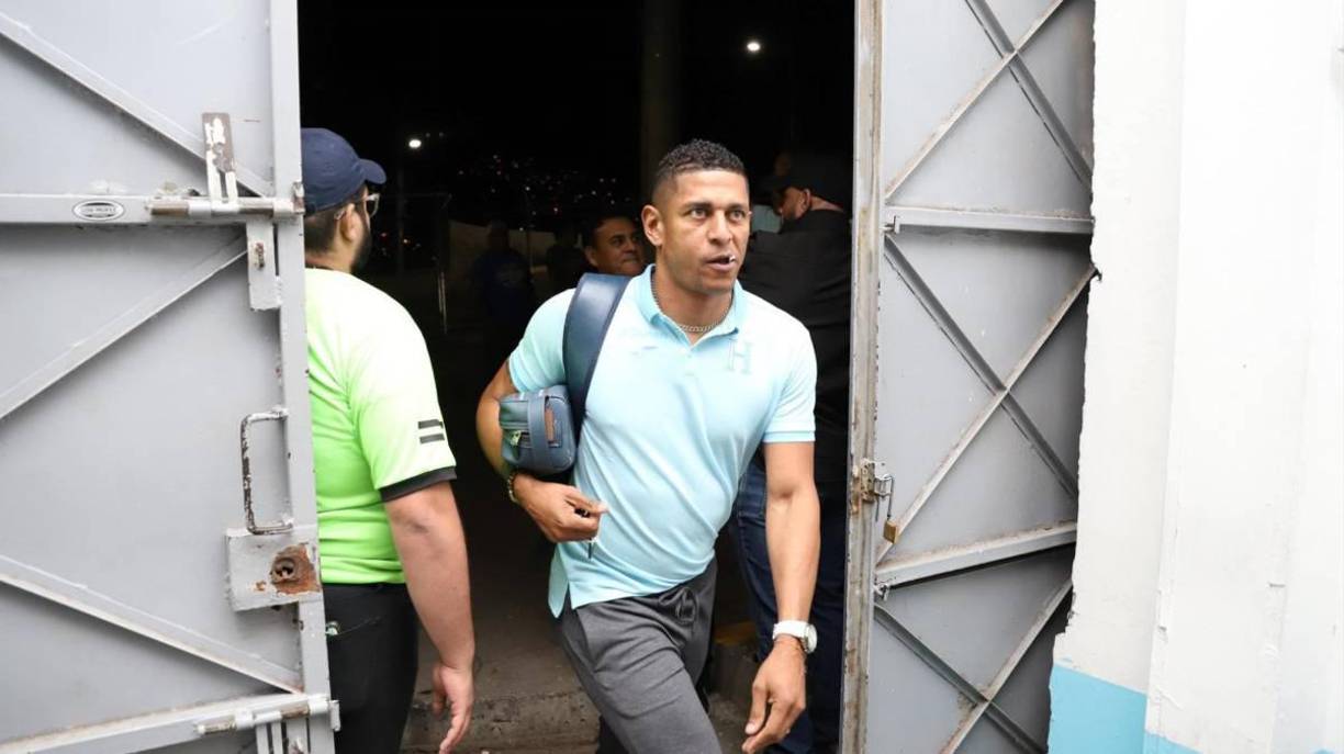 ¡No podía faltar! Uno de los grandes goleadores de la selección de Honduras, Carlo Costly. 