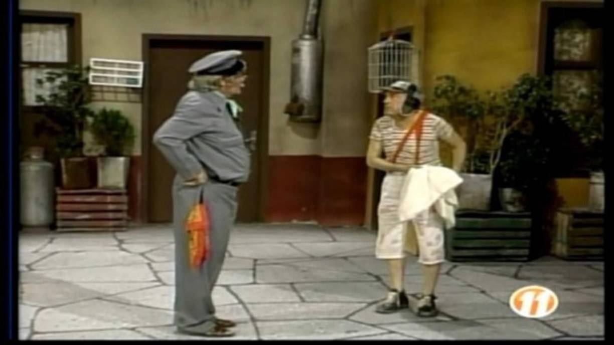 Experiencias cercanas a la muerte: El Chavo vio morir a dos personas, a pesar de su corta edad en la serie. La primera fue un niño que formaba parte de su pandilla antes de llegar al barrio. El segundo fue Jaimito el cartero, a quien el Chavo fue a buscar; tras unos momentos de espera se dio cuenta que por fin se había ido a descansar y evitaría la fatiga del correo para siempre. Esto se cuenta en el libro oficial de la serie.