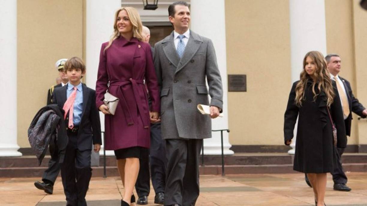 'Vanessa comenzó a salir con uno de los agentes que habían sido asignados para proteger a la familia', afirma la autora en su libro. Sin embargo, destaca que el oficial no recibió acciones disciplinarias porque no estaba a cargo de la exesposa de Donald Jr.