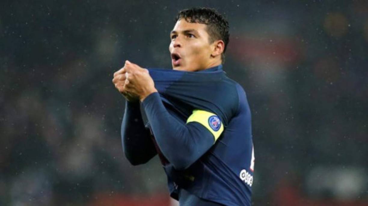 Thiago Silva: El central brasileño ya ha confirmado su salida del PSG y tiene buen cartel en la Premier League. Arsenal y Tottenham pugna por hacerse de sus servicios.