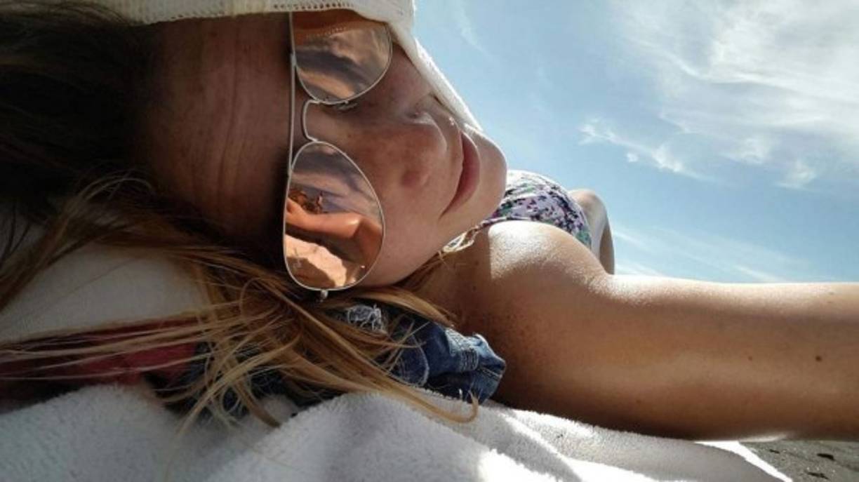 En sus redes sociales compartía varias fotos posando en la playa. Su último tuit fue en septiembre de 2015.