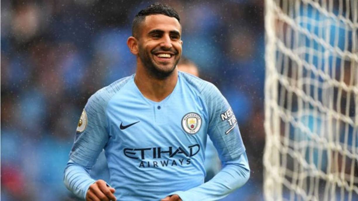 Riyad Mahrez (29 años). Es un jugador parecido al perfil que ofrece Bernardo Silva, ya que es un extremo zurdo que suele jugar por la derecha y que también tiene desborde y capacidad de asociarse.