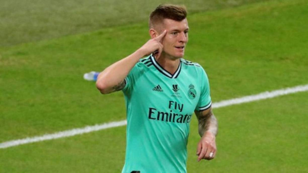 Toni Kroos: El alemán vuelve al 11 titular por lo que estará en el centro del campo.