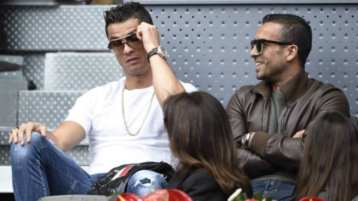 En diversas ocasiones Ronaldo desafió al propio presidente del Real Madrid ya que escapó varias veces con su amigo.