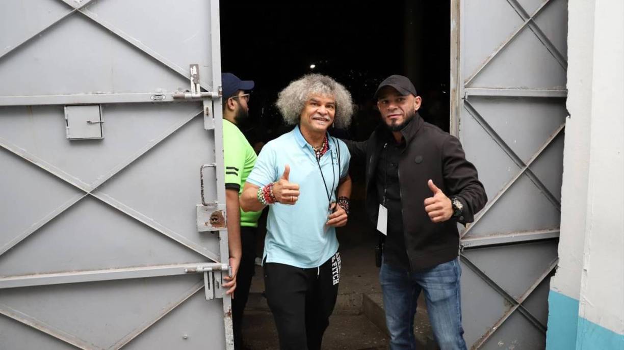“Para mí es un placer, a Julio gracias por la invitación, a esto no le llamo una despedida sino un homenaje”, dijo en conferencia para Rambo.