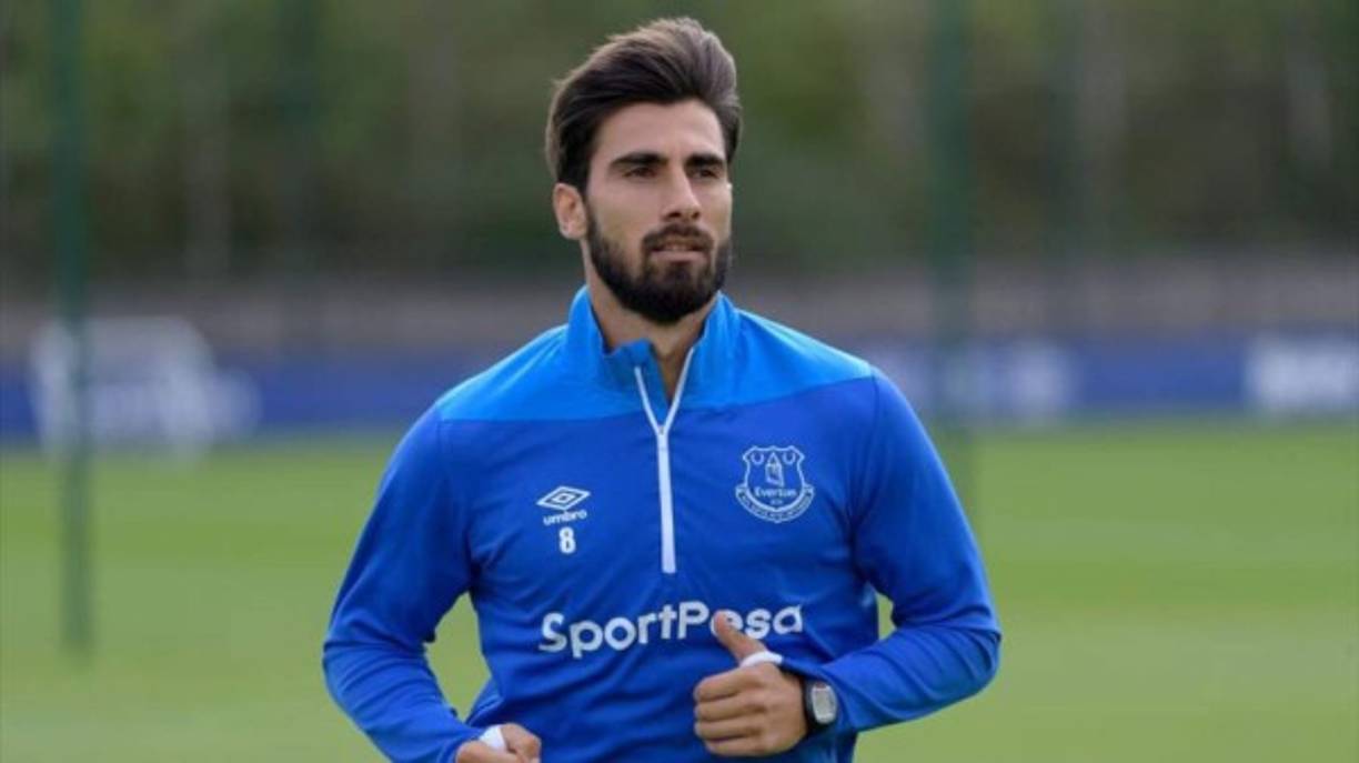 André Gomes: El Barcelona rechazó una oferta de 18 millones de euros del West Ham po el centrocampista portugués. La última campaña estuvo en el Everton cedido a préstamo.