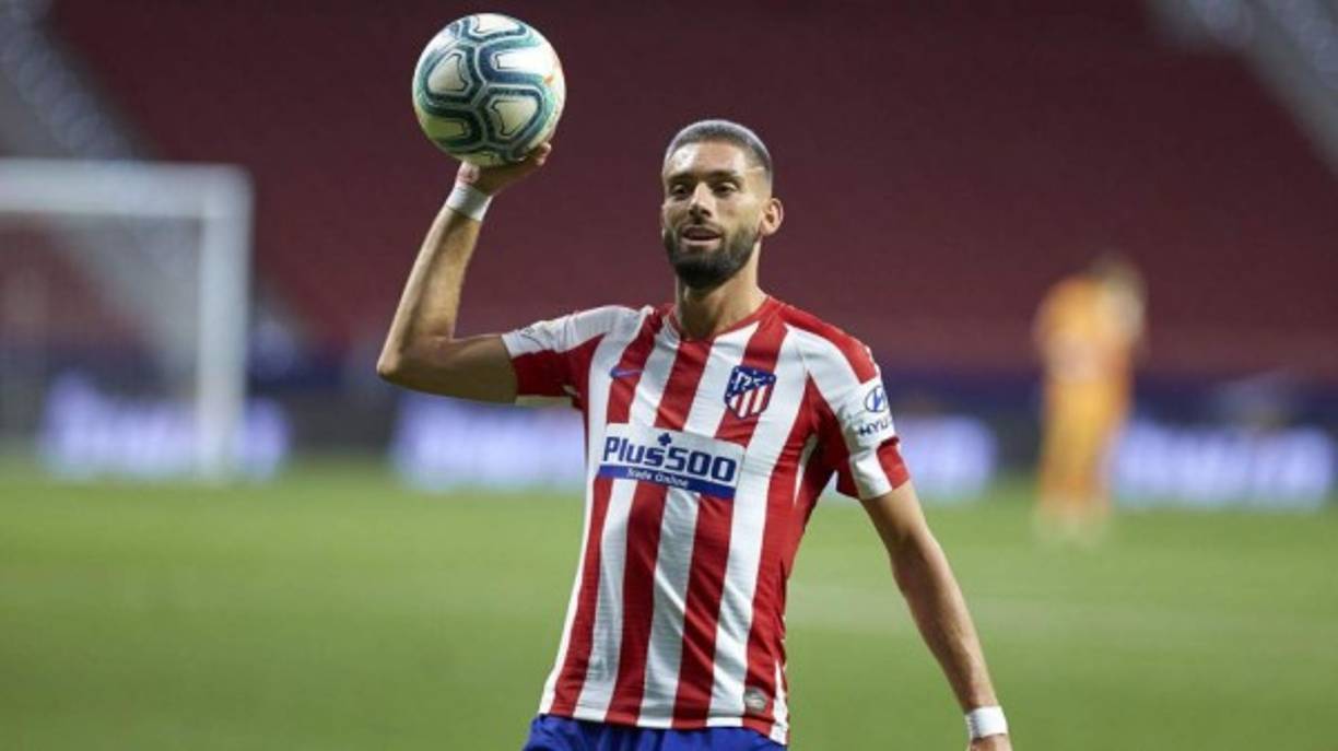 El Atlético quiere prorrogar la cesión de Yannick Carrasco tras mostrar un gran nivel en su vuelta. Además, el jugador quiere quedarse en Madrid, como ha declarado en la concentración de Bélgica. 'Mi deseo es quedarme en el Atlético', expresó. 'No sé más y no puedo decir más. Espero noticias', añadía sobre su futuro.