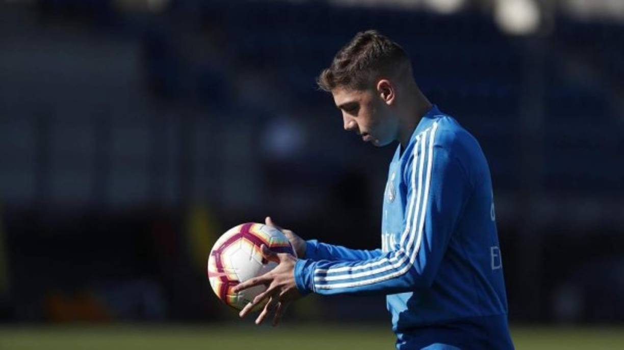 Federico Valverde: El mediocampista uruguayo pide más minutos y por eso estaría pidiendo ser cedido a otro club.