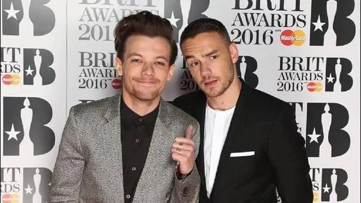 “Estoy más que devastado por escribir esto, pero ayer perdí a un hermano. Liam era alguien a quien admiraba todos los días, un alma muy positiva, divertida y amable.Conocí a Liam por primera vez cuando él tenía 16 años y yo 18, su voz me sorprendió al instante pero, lo más importante, a medida que pasó el tiempo tuve la oportunidad de ver al amable hermano que había anhelado toda mi vida. Liam era un compositor increíble con un gran sentido de la melodía, a menudo hablábamos de volver juntos al estudio para intentar recrear la química de composición que habíamos construido en la banda. Y para que conste, Liam era, en mi opinión, la parte más vital de One Direction. Su experiencia desde pequeño, su tono perfecto, su presencia escénica, su don para escribir. La lista continúa. Gracias por moldearnos Liam. Un mensaje para ti, Liam, si estás escuchando. Me siento más que afortunado de haberte tenido en mi vida, pero realmente estoy luchando con la idea de decir adiós. Estoy muy agradecido de que nos hayamos acercado aún más desde que formamos la banda, hablar por teléfono durante horas, recordar los miles de recuerdos increíbles que tuvimos juntos es un lujo que pensé que tendría contigo de por vida. Me hubiera encantado volver a compartir escenario contigo pero no fue así. Quiero que sepas que si Bear alguna vez me necesita, seré el tío que necesita en su vida y le contaré historias de lo maravilloso que fue su padre. Ojalá tuviera la oportunidad de decirte adiós y decirte una vez más cuánto te amaba. Payno, mi muchacho, uno de mis mejores amigos, mi hermano, te amo compañero. Descansa.”, expresó en su cuenta de Instagram, Louis Tomlinson. 