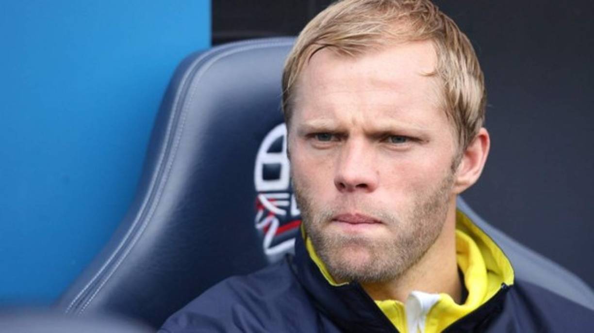 Eidur Gudjohnsen, de 38 años y sin equipos desde septiembre de 2016, aseguró en una entrevista a Sky que espera ofertas para el próximo curso. El islandés, que jugó en el Barça entre 2006 y 2009, podría volver al Bolton, recién ascendido a la segunda inglesa y en el que ya jugó en dos etapas distintas.