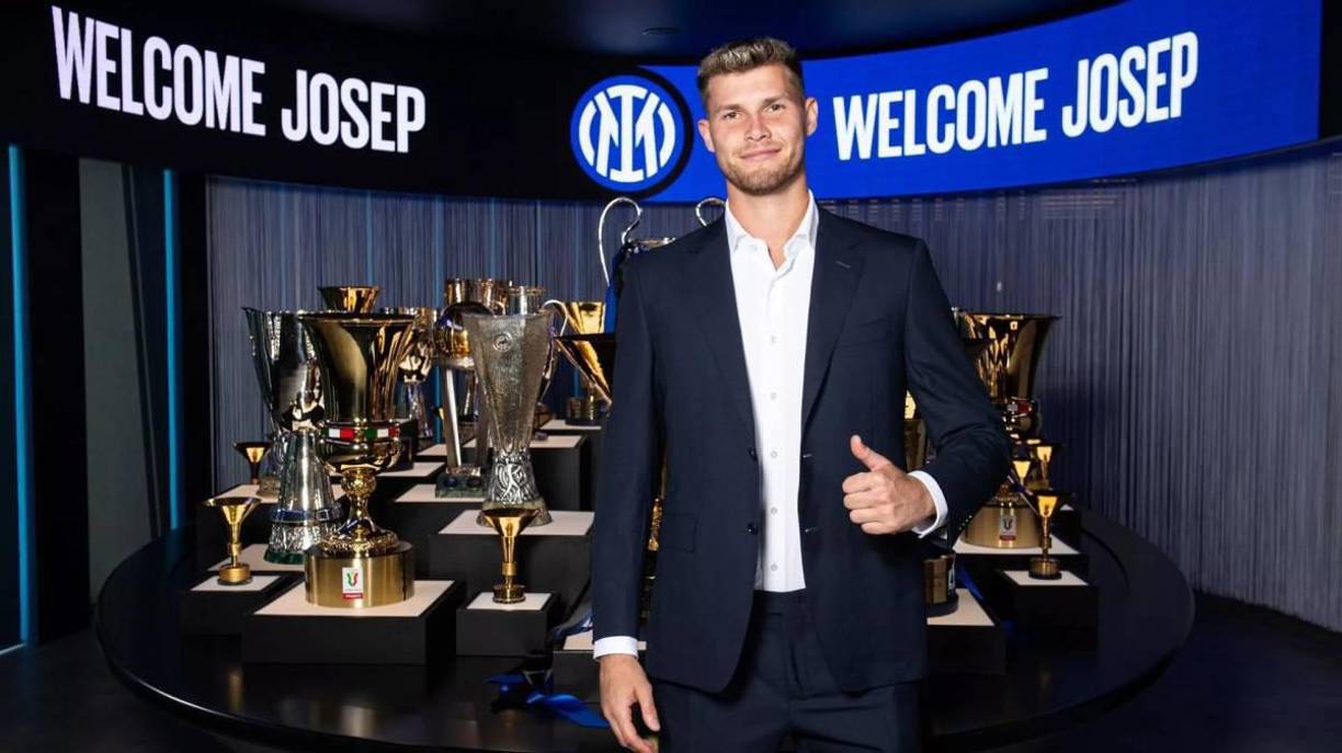 OFICIAL / El Inter de Milán anunció el fichaje del portero Josep Martínez, procedente del Genoa.