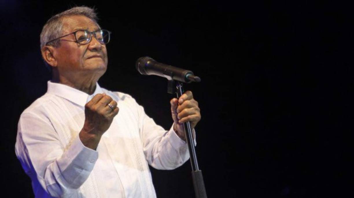 Luego de cinco matrimonios se unió a Laura Elena Villa, que era treinta y seis años menor que él, con quien se casó en el año 2014. <br/>