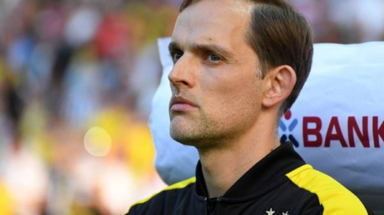 El Borussia Dortmund despidió hoy al entrenador Thomas Tuchel por diferencias con la cúpula del club y en especial con el director administrativo, Hans-Joachim Watzke, informó el club alemán.Según el diario 'Bild', Tuchel, que tenía contrato hasta 2018, recibirá una indemnización de 2,9 millones de euros.