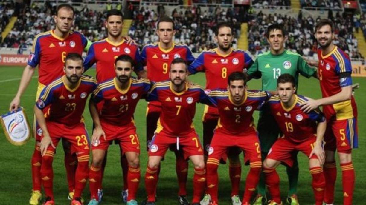 203 Andorra. Este país entre Francia y España, es conocido por sus reducidos impuestos, por sus excelentes nieves, y por tener una selección de fútbol verdaderamente lamentable. Tiene 12 puntos FIFA.​