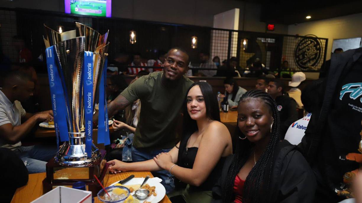 Sin duda, compartieron un gran momento en la “fiesta” del Olimpia tras consagrarse campeón del Apertura 2023. 