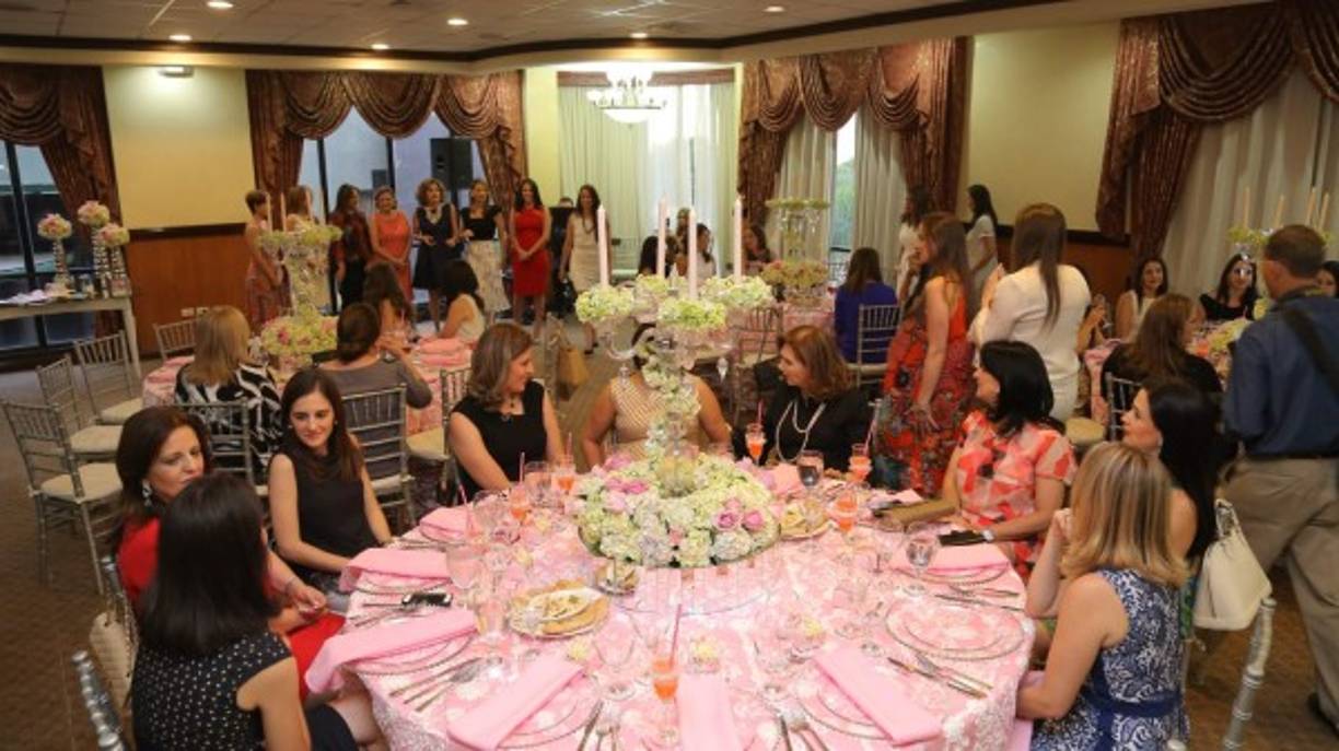 El salón Pico Bonito fue engalanado con una sofisticada y primorosa decoración por Jacqueline Cabrera.