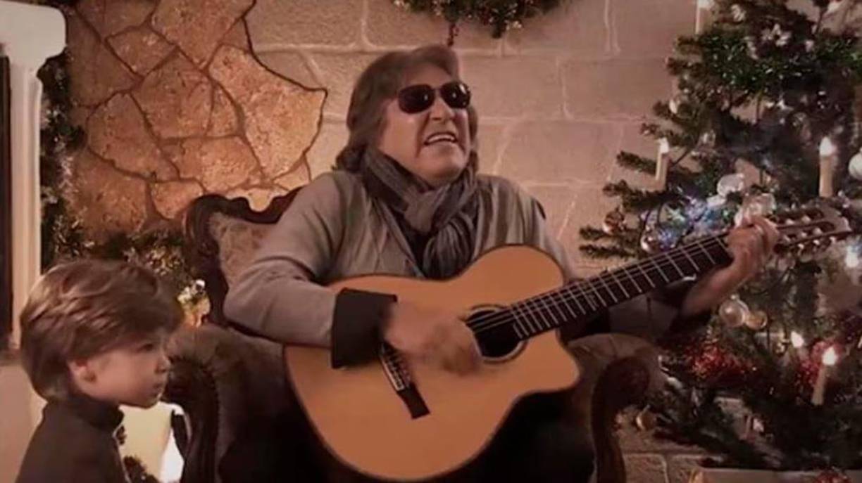 <b>3 - “Feliz Navidad” – José Feliciano</b>El tercer lugar es para este clásico en español, la canción interpretada por el cantautor y músico puertorriqueño-estadounidense siempre aparece en los rankings y en nuestras mentes cuando se acerca la Navidad. Aunque esta canción es del año 1970, la versión más popular y que acumula más de 700 millones de escuchas es la versión remasterizada por él mismo en el año 2001.
