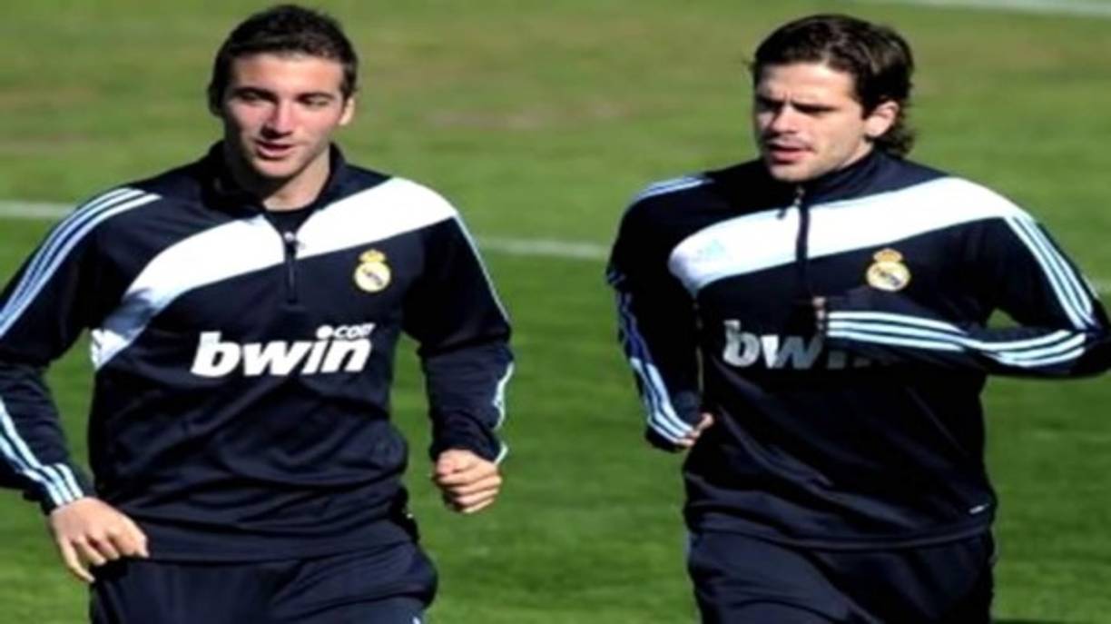 La amistad entre Higuaín y Gago se rompió después de la traición del atacante.