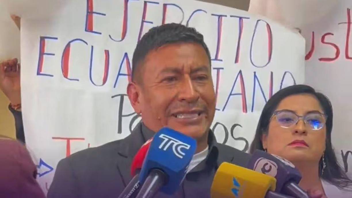 Padre de la subteniente Aidita, mencionó que le dijeron inicialmente que su hija se había ahogado con licor, que había una fiesta no autorizada. 