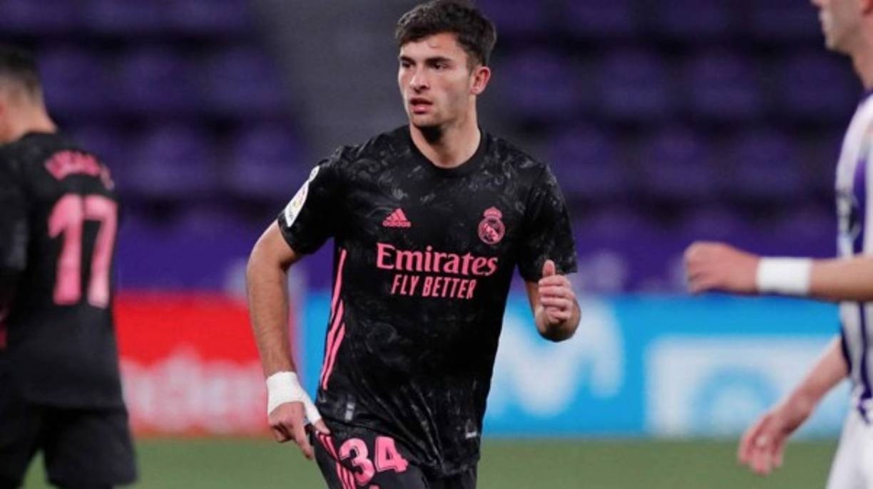 El Real Madrid no ha ejercido la opción de compra por Hugo Duro fijada en 4 millones de euros, por lo que el delantero regresa al Getafe. Duro ha sido un futbolista importante en el Castilla de Raúl González, participando en 20 partidos en los que aportó 12 goles. Llegó a disputar tres encuentros con el primer equipo, dos en Liga ante Valladolid y Real Sociedad y uno en Champions ante la Atalanta, en la ida de octavos de final. El futbolista se ha despedido del club blanco con un video en sus redes sociales.