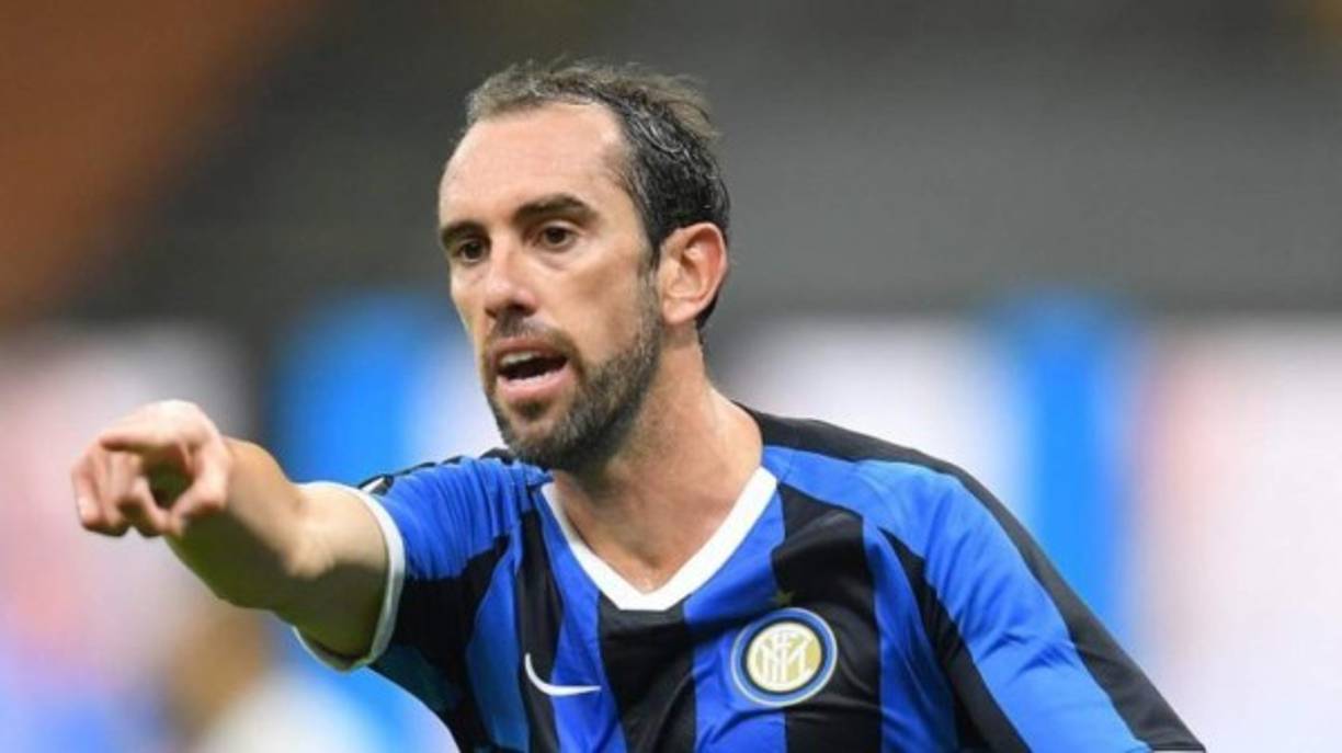 Sorpresa en el mercado en la Serie A. La Gazzetta dello Sport informa que Diego Godín va abandonar el Inter de Milán para desembarcar nada menos que en el Cagliari, permaneciendo por tanto en el Calcio.<br/><br/>A pesar de haber jugado 37 partidos la temporada pasada el uruguayo, ha decidido cambiar de aires para tener más protagonismo de cara al curso que viene.