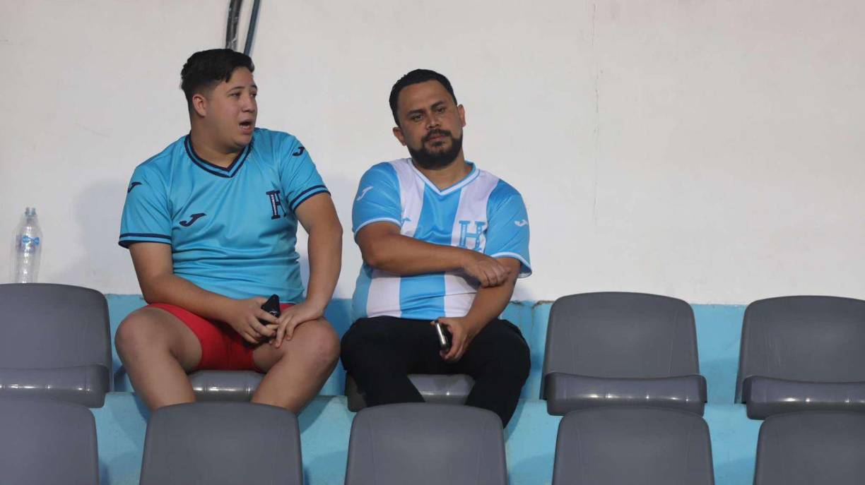 También personalidades reconocidas de Honduras fueron a presenciar el duelo ante Jamaica. 