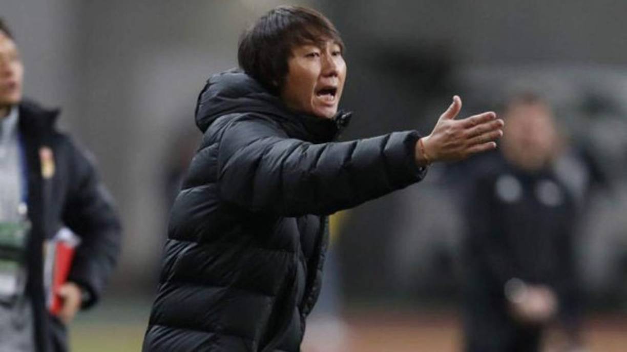 Li Tie: El exfutbolista se ha convertido en nuevo entrenador de la selección de Chile. Llega como reemplazo de Marcello Lippi, quien dejó el cargo el pasado 15 de noviembre.