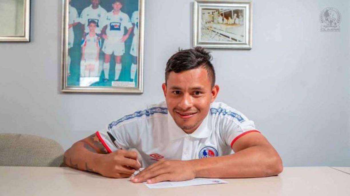 Patón Mejía: El volante de contención firmó finalmente su renovación con Olimpia. Ambas partes llegaron a un acuerdo por lo que renovó su contrato con los albos por dos años.