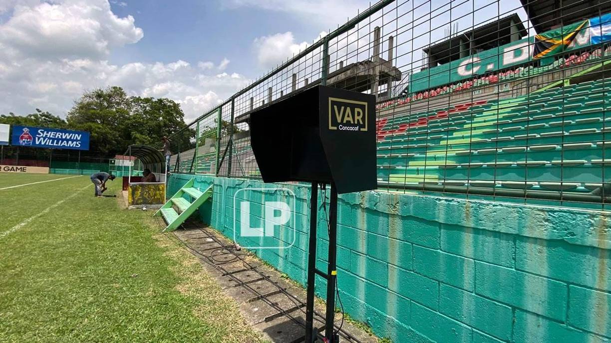 El sistema del VAR fue instalado por la mañana en el estadio Yankel Rosenthal.