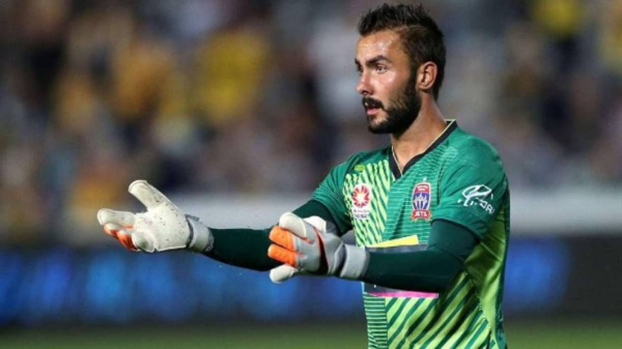 Mark Birighitti: Portero que también posee pasaporte italiano. Se desempeña como guardameta en el NAC Breda de la Eredivisie de Holanda. Ha jugado un partido con la selección de Australia.