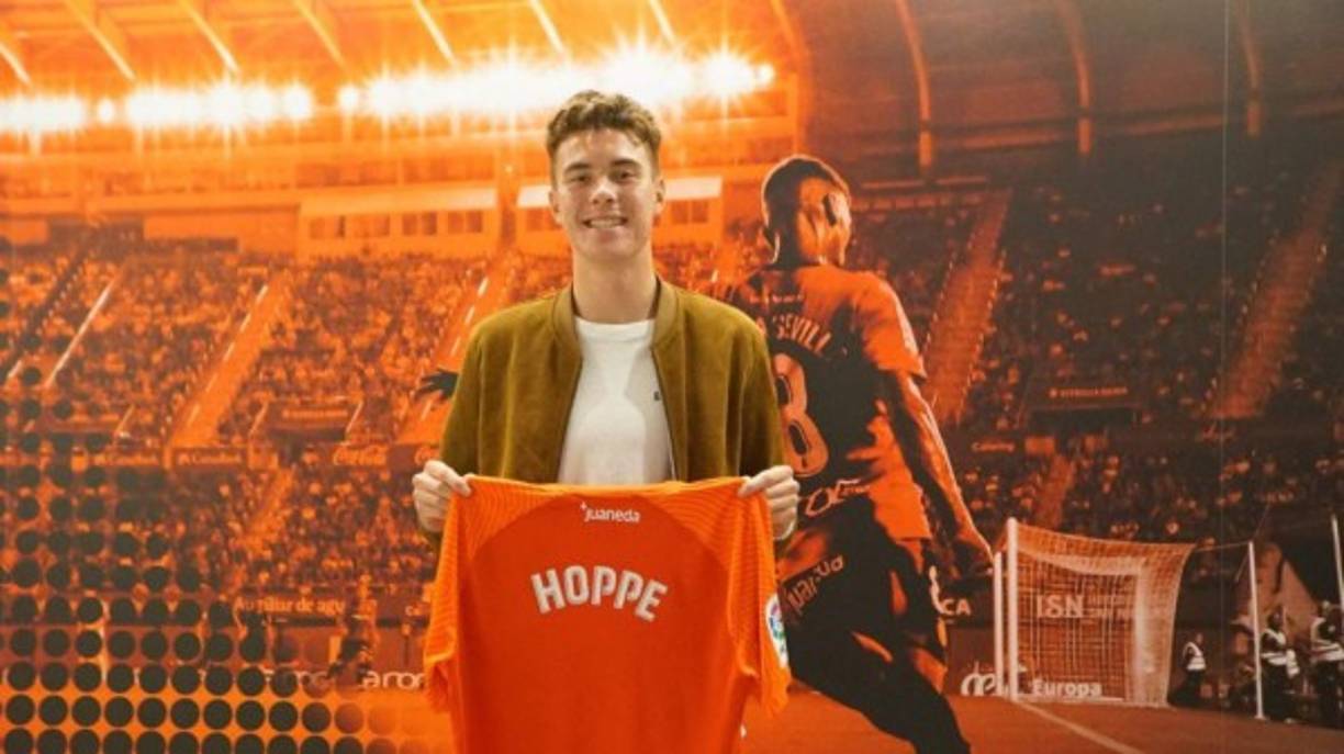 El Mallorca ha fichado al delantero estadounidense Matthew Hoppe por 3.000.000 €. Firma hasta junio de 2025 y llega procedente del Shalke04. Foto Twitter Mallorca.