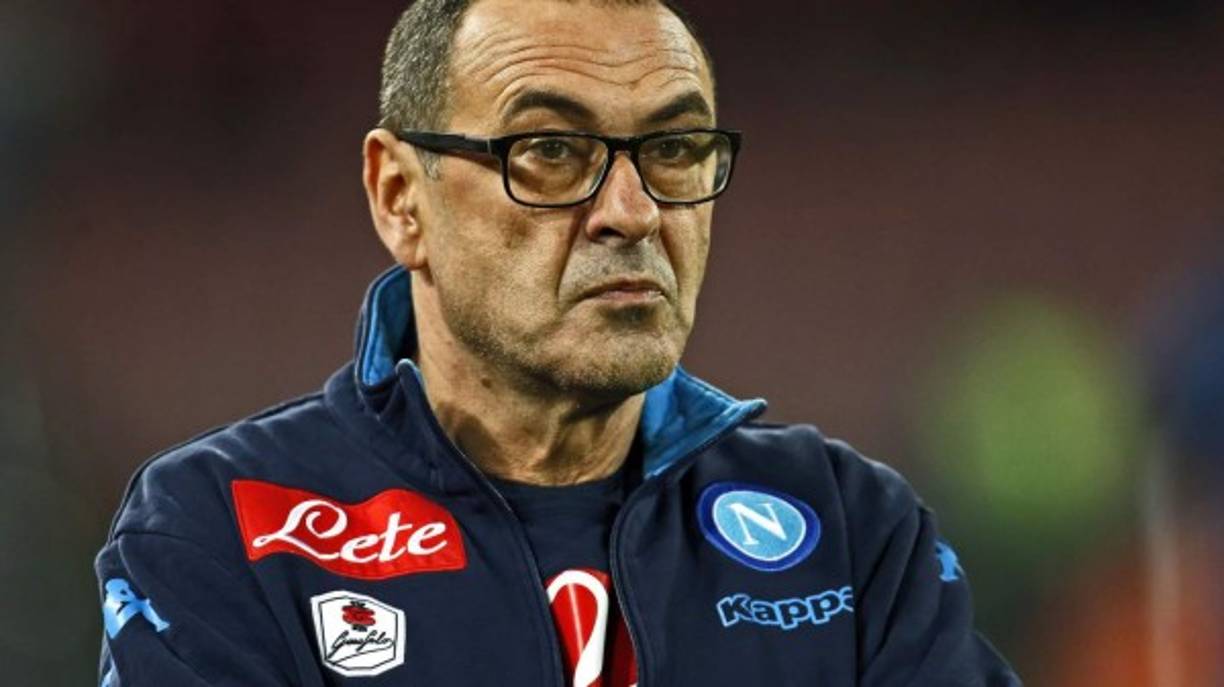 El Milán podría hacer una gran oferta al entrenador Sarri del Napoli, cuyo sueldo ahora no llega a los dos millones de euros y que el Milán ampliaría hasta los tres, según informa Tuttosport.