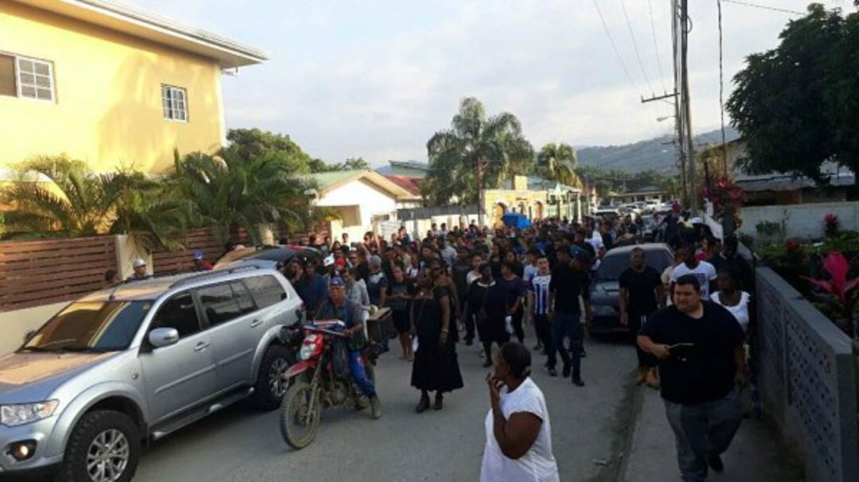 El pueblo de Tela le ha dado el último adiós a Juan Carlos García, mundialista en Brasil 2014.