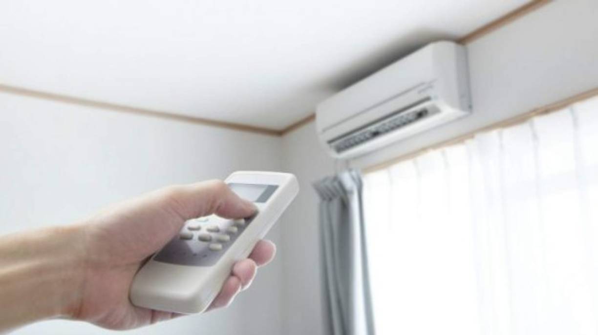 Expertos en el tema de la energía señalan que el consumo de energía de un aire acondicionado aumenta cerca de un 10% por cada grado menos en la temperatura, por ejemplo: un aire trabajando a 22 grados centígrados consume 10% más de energía que uno trabajando en 23 grados centígrados.<br/><br/>