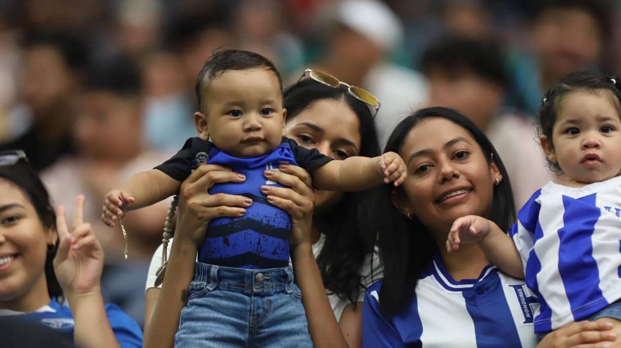 Las imágenes de los pequeños que se robaron el show en la previa del debut de Honduras ante México.