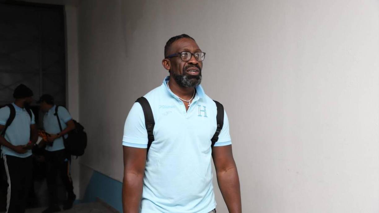 Hendry ‘El Doctor’ Thomas y su llegada al recinto capitalino.