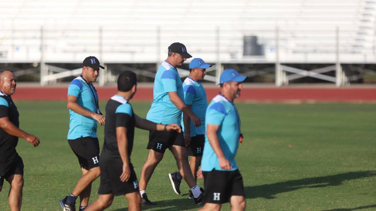 Después de la conferencia de prensa de rigor donde comparecieron Diego Vázquez y Alberth Elis en el estadio, el equipo se trasladó a la Episcopal High School, predio que adoptaron como sede entrenamiento en Houston.
