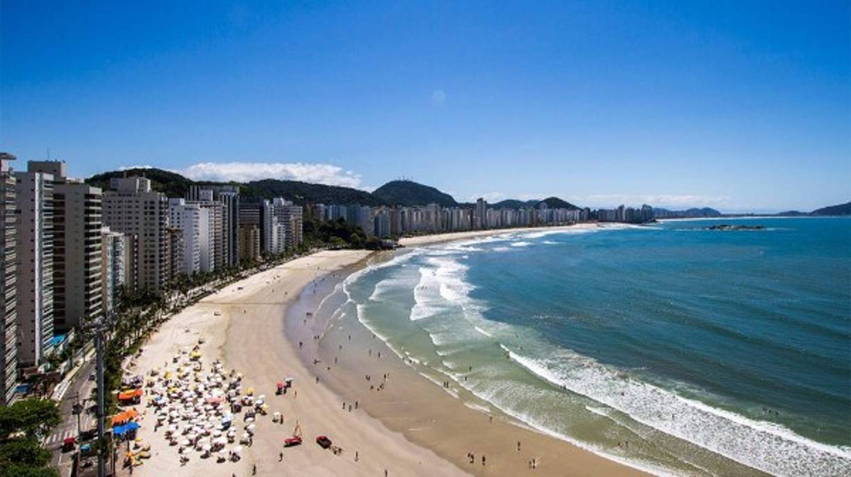 Lula, que enfrenta otras cuatro causas penales, niega categóricamente los cargos y los atribuye a una conspiración para impedir su candidatura en las presidenciales de octubre de 2018. En las encuestas, figura como gran favorito, pese a ser también uno de los políticos con mayor índice de rechazo.