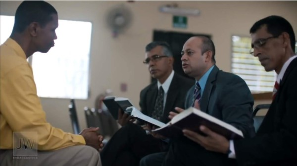 Franco da las gracias a todas esas personas que le mostrarón con la Biblia el camino del bie.